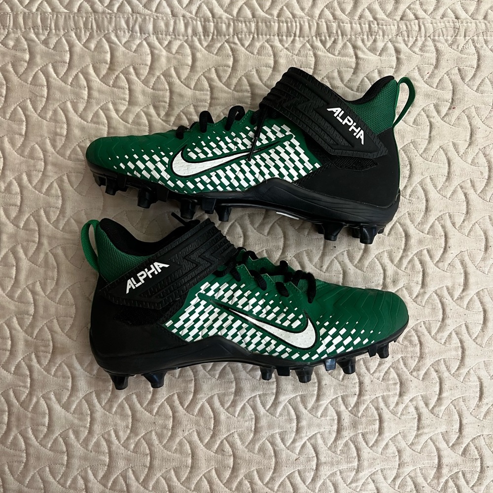 Beautiful green Nike Alpha football Cleats • Size 6 • Like New